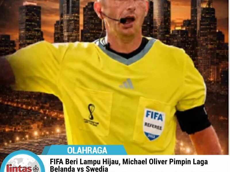 Michael Oliver Pimpin Laga Belanda vs Swedia
