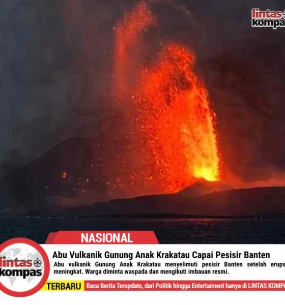 Abu Vulkanik Gunung Anak Krakatau Capai Pesisir Banten